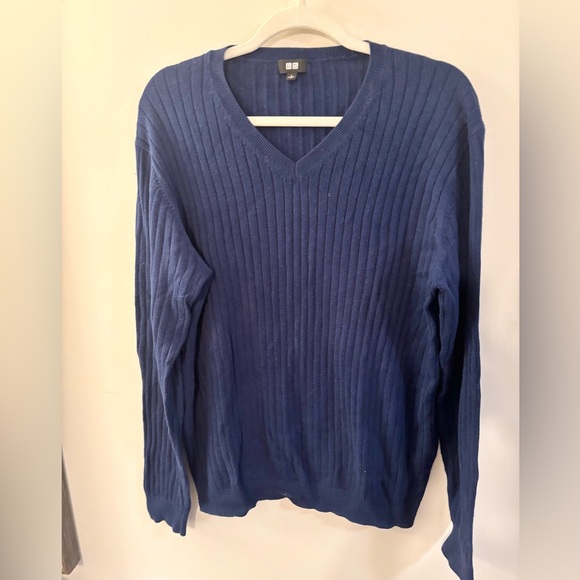 Uniqlo V Neck Navy Blue Cotton And Cashmere Sweater Size Med - Picture 2 of 8